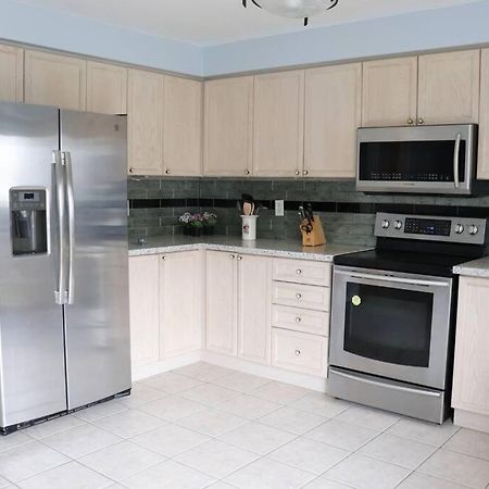 Entire 4 Bed Room Detached Residential Home Ajax Exterior photo