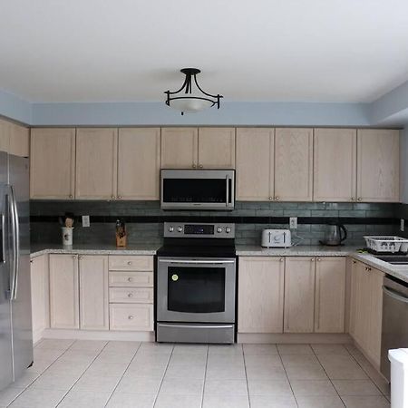Entire 4 Bed Room Detached Residential Home Ajax Exterior photo