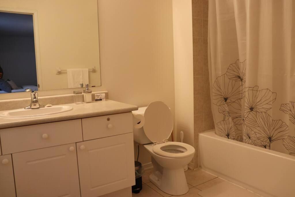 Entire 4 Bed Room Detached Residential Home Ajax Exterior photo